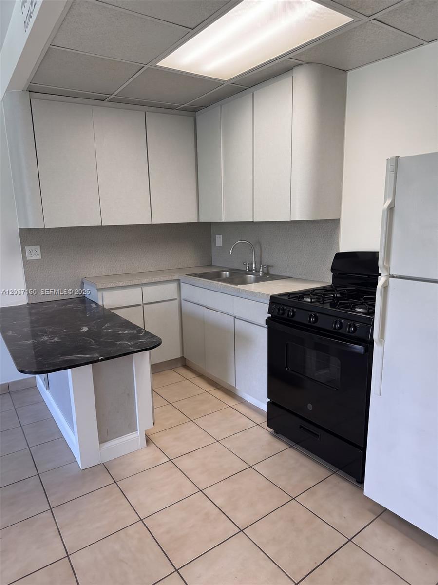 Residential Lease in Hollywood 3
