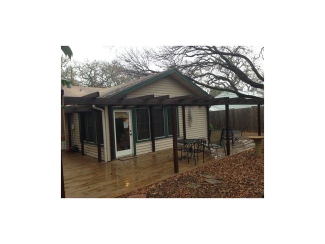 Backyard with large deck | Image 6