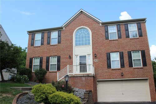 165 Hunters Run Dr, Coraopolis, PA, 15108-9769 | Card Image