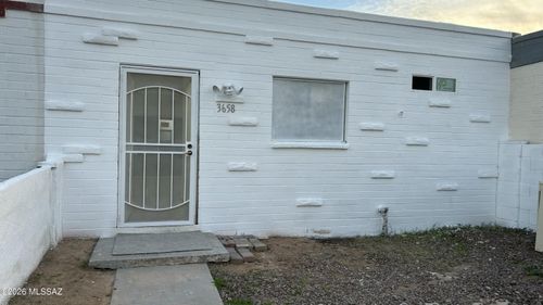 3658 E Ellington Pl, Tucson, AZ, 85713-4216 | Card Image
