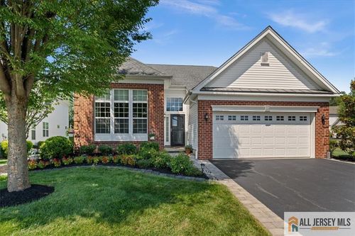 2 Hardwick Dr, KENDALL PARK, NJ, 08824-7020 | Card Image