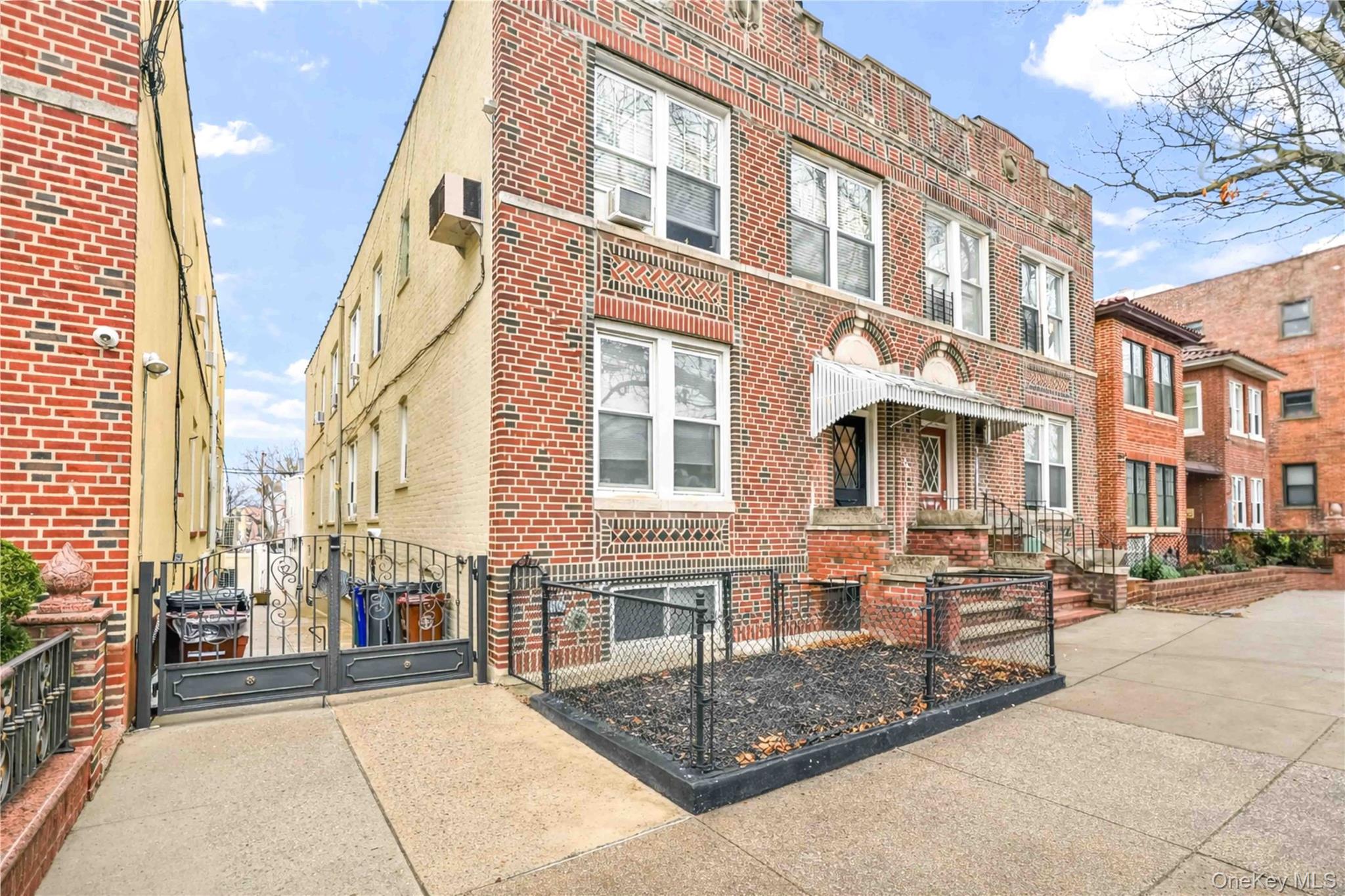 2334 28Th St, Astoria, NY 11105