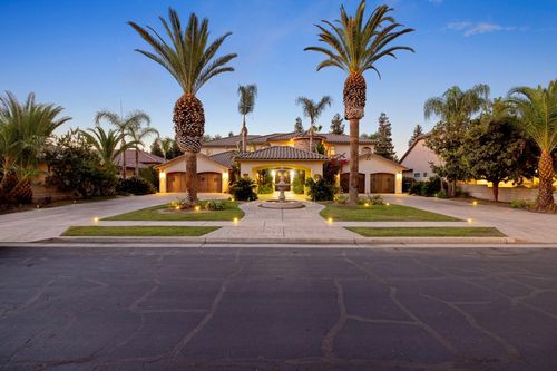 5034 W Firenze Ave, Visalia, CA, 93291-8301 | Card Image