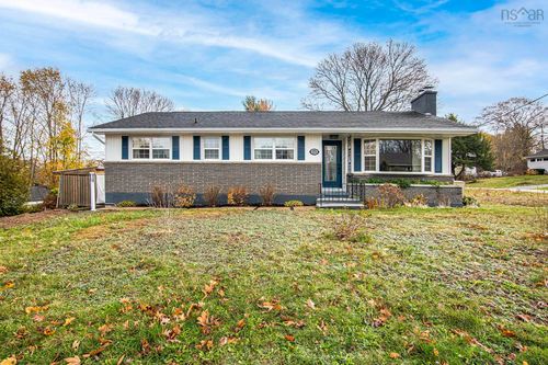 15 Foster St, Kentville, NS, B4N1X4 | Card Image