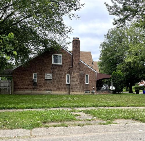 15666 Eastwood St, Detroit, MI, 48205-2940 | Card Image
