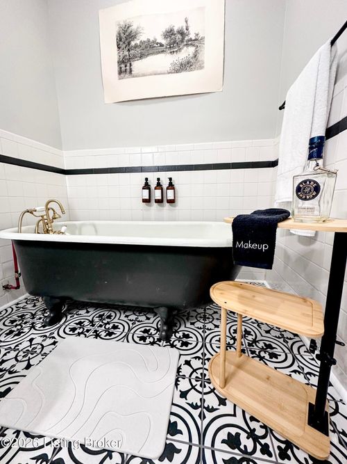 416 W 4th St, Frankfort, KY, 40601 | Card Image