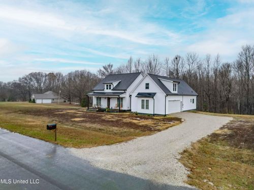 301 Summer Oaks Dr, Lamar, MS, 38642-9104 | Card Image