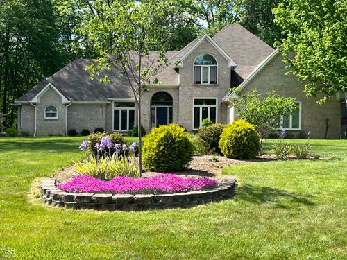 3948 S Woodfield Dr, New Palestine, IN, 46163-9168 | Card Image