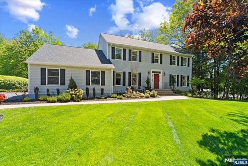 74 Van Blarcom Ln, Wyckoff, NJ, 07481-3444 | Card Image