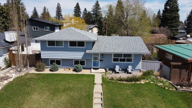 5620 37 Street Sw, Home with 6 bedrooms, 2 bathrooms and 2 parking in Calgary AB | Image 1
