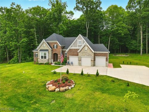 16890 Hazy Morning Dr, Middlefield, OH, 44062-8401 | Card Image