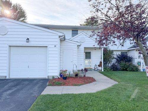 24 Iowa St, Plattsburgh, NY, 12903-4013 | Card Image