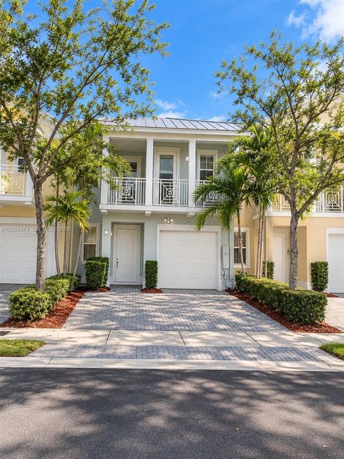 7439 Nw 107th Path, Doral, FL, 33178-6066 | Card Image