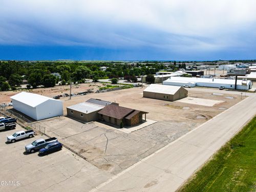 3820 2nd Ave W, Williston, ND, 58801 | Card Image
