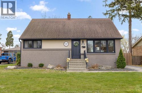 3095 Academy Dr, Windsor, ON, N9E2H5 | Card Image