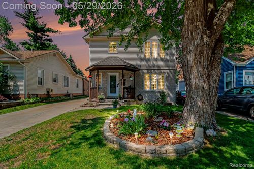 26633 Rialto St, Madison Heights, MI, 48071-3738 | Card Image