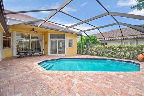 2694 Oakbrook Dr, Weston, FL, 33332-3410 | Card Image