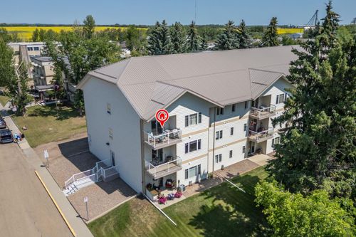 305-5402 50 Avenue, Stettler, AB, T4K0A2 | Card Image