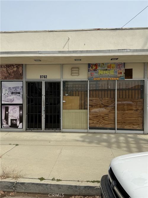 8760 Amigo Ave, Northridge, CA, 91324-4001 | Card Image