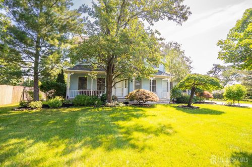 10 Chelsea Ct, Dayton, NJ, 08810-1329 | Card Image