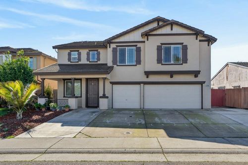 8788 Tiogawoods Dr, Sacramento, CA, 95828-6402 | Card Image