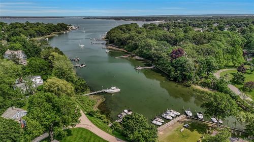 400 Town Creek Ln, Southold, NY, 11971-1226 | Card Image