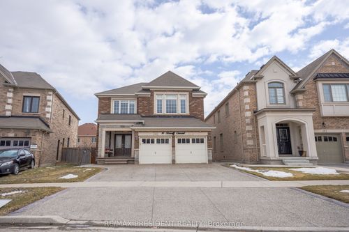 16 Bassett Cres, Brampton, ON, L6X5G2 | Card Image
