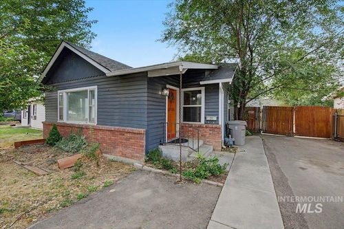 215 Shoshone, Nampa, ID, 83651 | Card Image