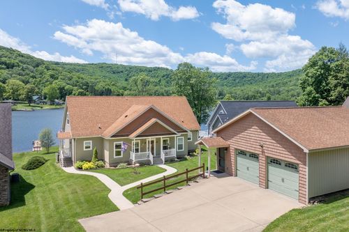 8 S Waters Edge Ln, Bruceton Mills, WV, 26525-5444 | Card Image