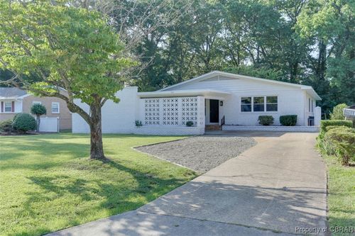 111 Roberta Dr, Hampton, VA, 23666-2921 | Card Image