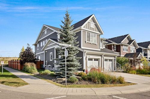 590 River Heights Cres, Cochrane, AB, T4C0R9 | Card Image
