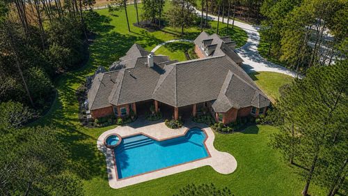 11302 Lake Forest Dr, Conroe, TX, 77384-3264 | Card Image