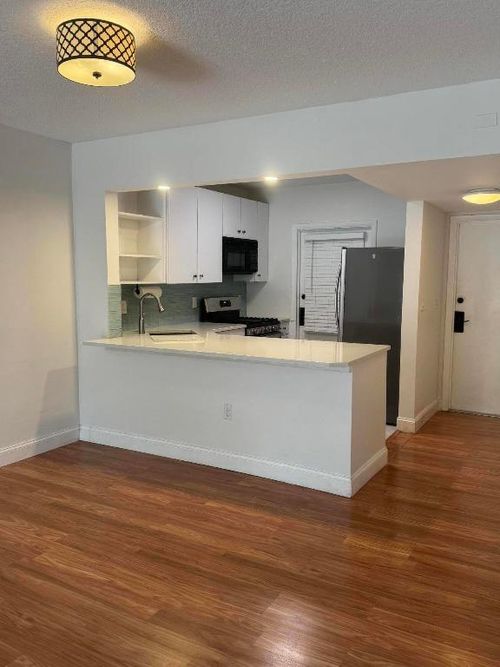 apt-206-200 E Royal Palm Rd, Boca Raton, FL, 33432-5075 | Card Image