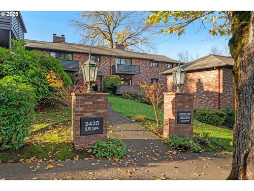 11-2425 Sw 19th Ave, Portland, OR, 97201-2370 | Card Image