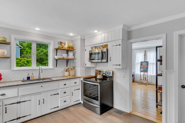 69 Spring St, House other with 3 bedrooms, 2 bathrooms and null parking in Chester CT | Image 14