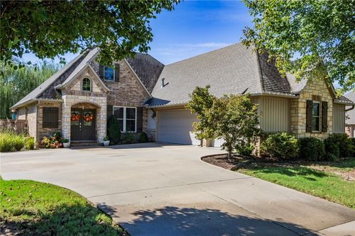 3671 W Bowling Green Pl, Fayetteville, AR, 72704-6238 | Card Image