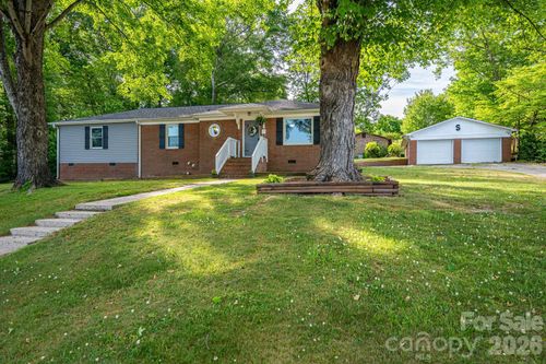 704 Dogwood Ave, Lincolnton, NC, 28092-3014 | Card Image