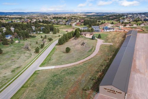 7392 Muirfield Dr, Rapid City, SD, 57702-9605 | Card Image