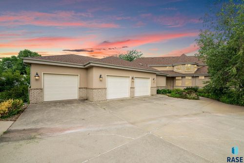 6799 Zimmermann Dr, Wentworth, SD, 57075-7322 | Card Image