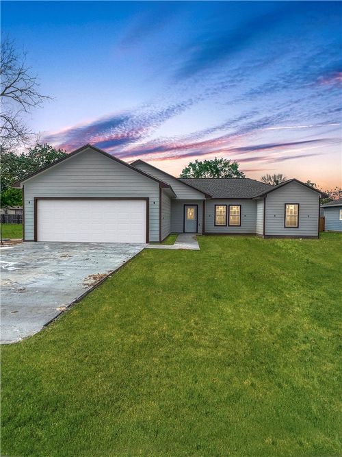 408 Wrangler Street N, Franklin, TX, 77856 | Card Image