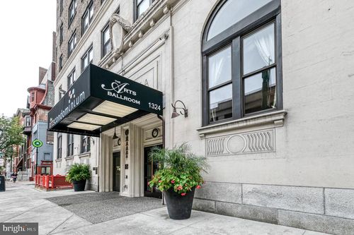 apt-630-1324 Locust St, PHILADELPHIA, PA, 19107-7003 | Card Image