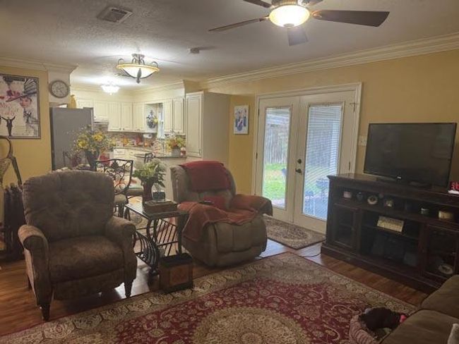 245 E Clover St, House other with 3 bedrooms, 2 bathrooms and 2 parking in Bridge City TX | Image 8