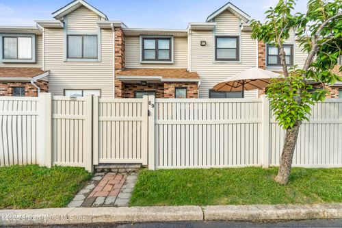 289-69 Gina Ct, Staten Island, NY, 10314-4992 | Card Image