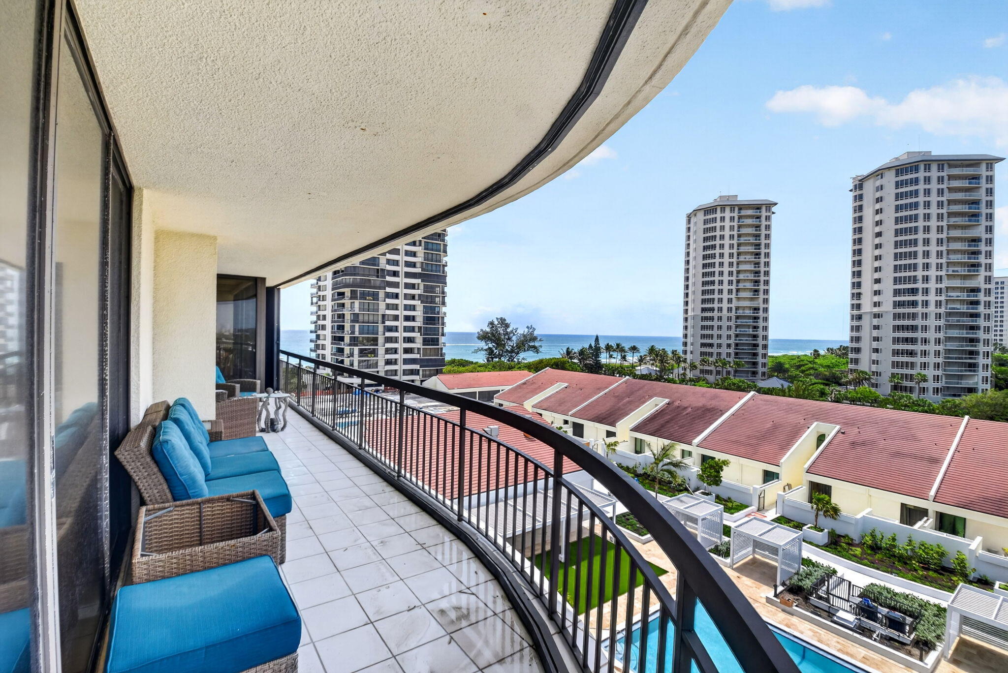 Residential Lease in Singer Island 2