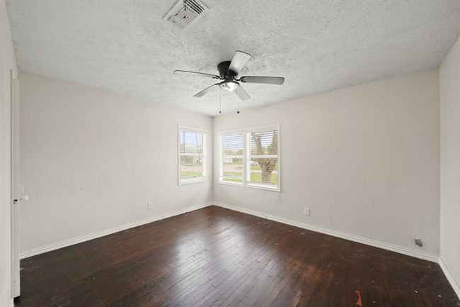 606 W 7 Th St, House other with 3 bedrooms, 1 bathrooms and null parking in Freeport TX | Image 11