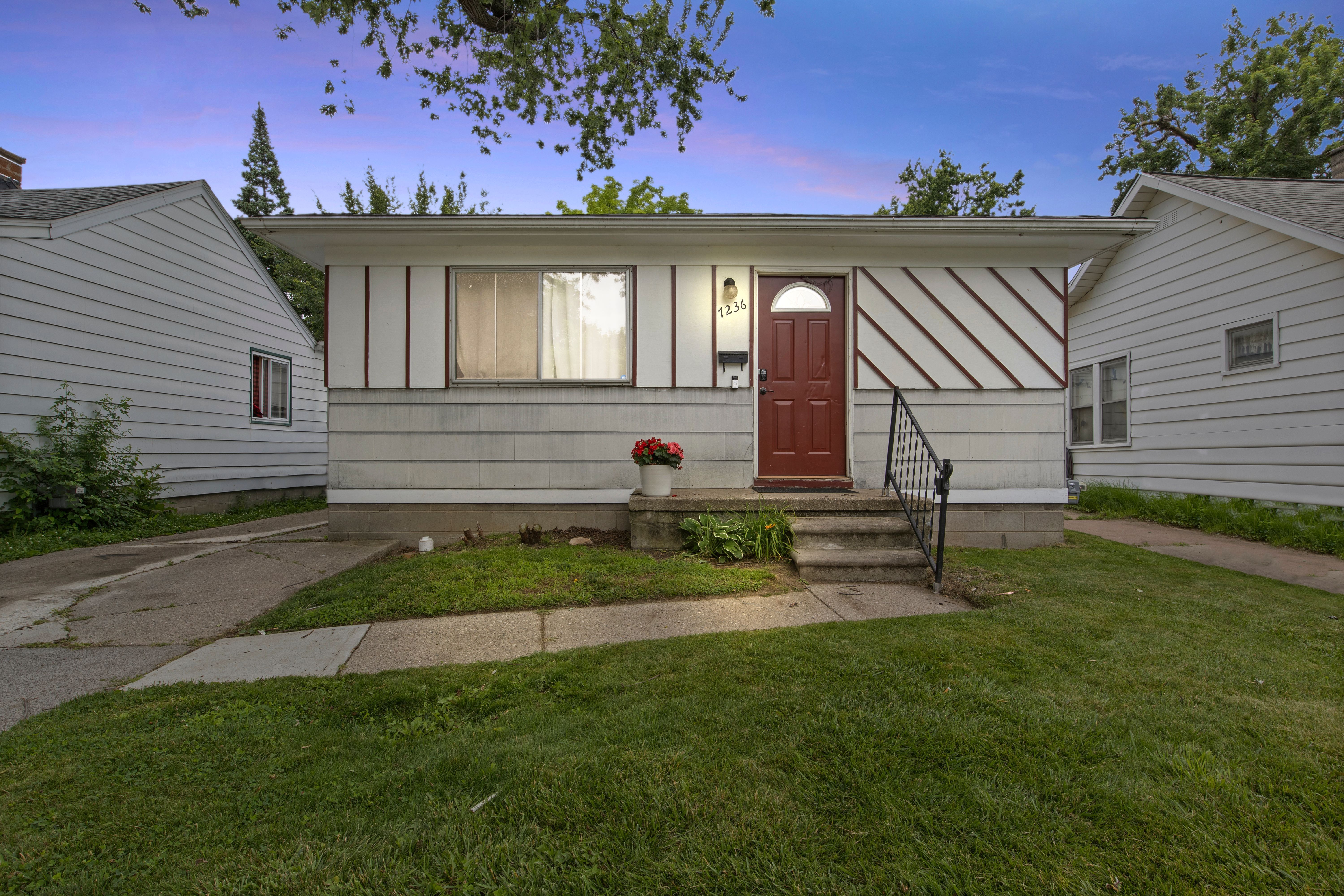 Meadow Ave, Warren, MI 48091