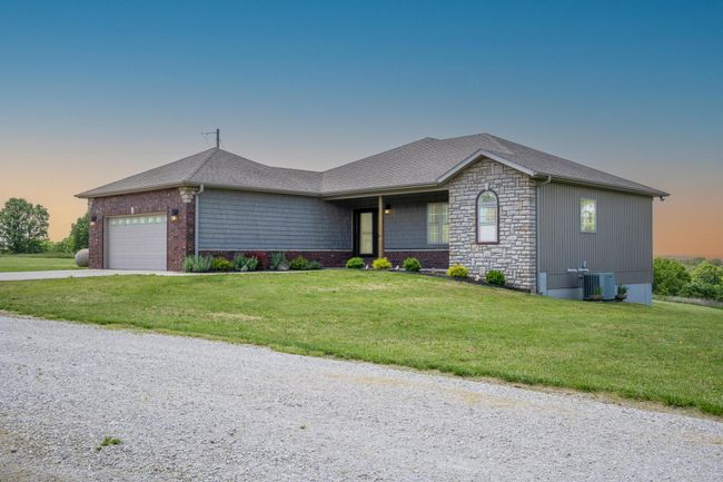 Table Rock Lake Home | Image 8