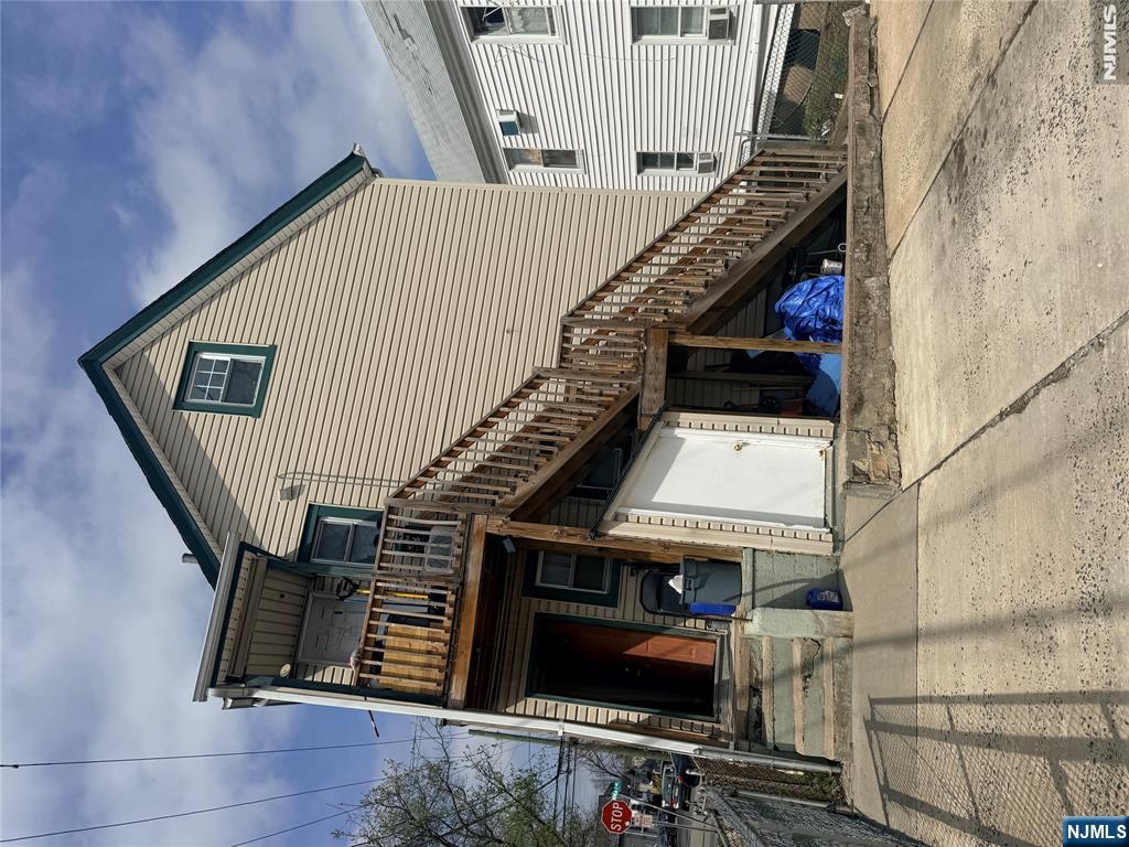Residential Income in Passaic 3