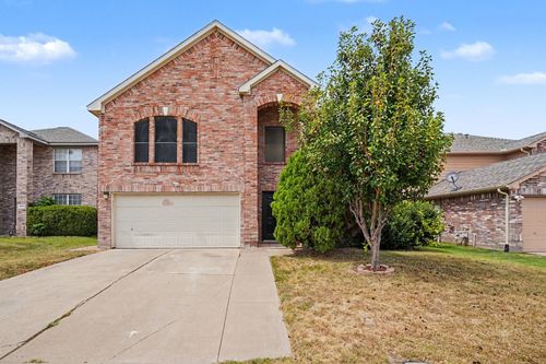 4800 Sleepy Ridge Cir, Fort Worth, TX, 76133-8327 | Card Image