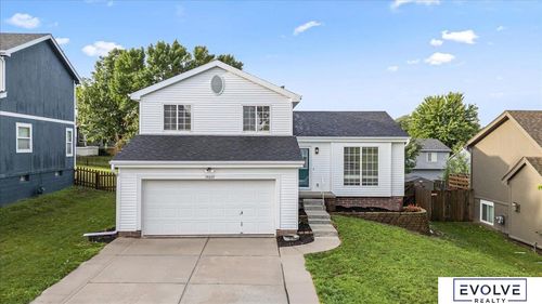 14607 Larimore Ave, Omaha, NE, 68116-6653 | Card Image